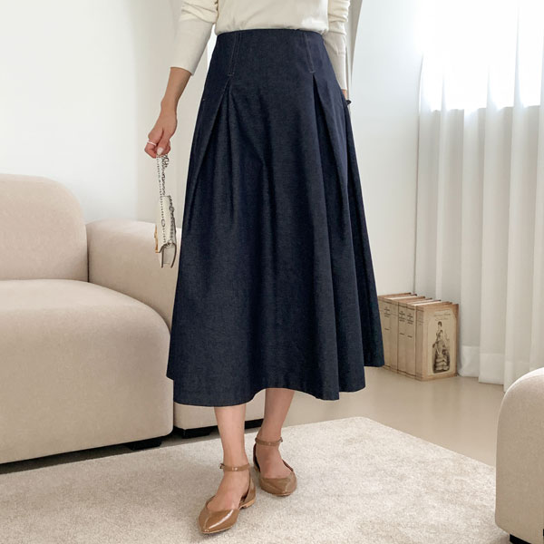 Non-Fade Denim Pin Tuck Flare Skirt (SM)