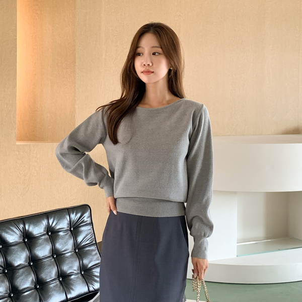 Slow Soft Lip Neck Knit