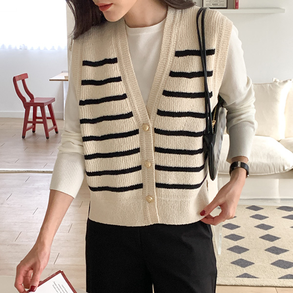 Nelly V-neck Stripe Knit Vest