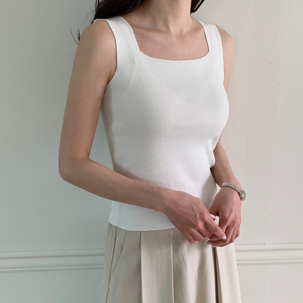 simple square line knit top