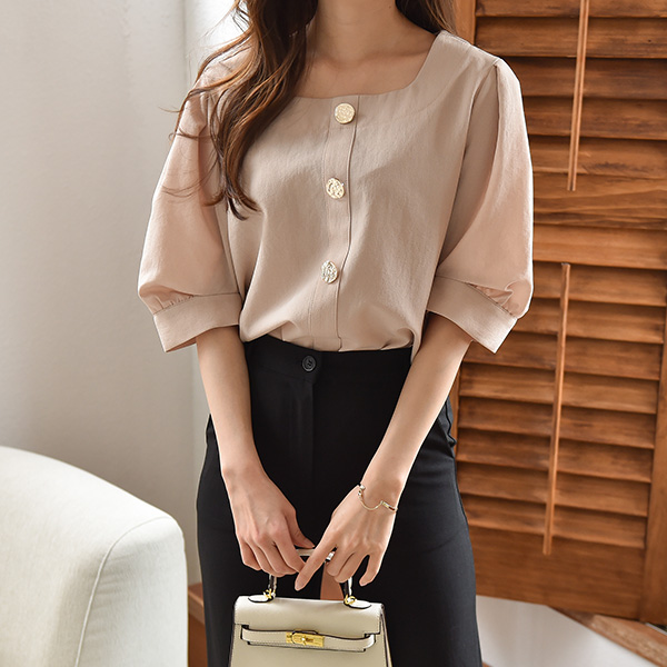 Lemming gold square neck blouse