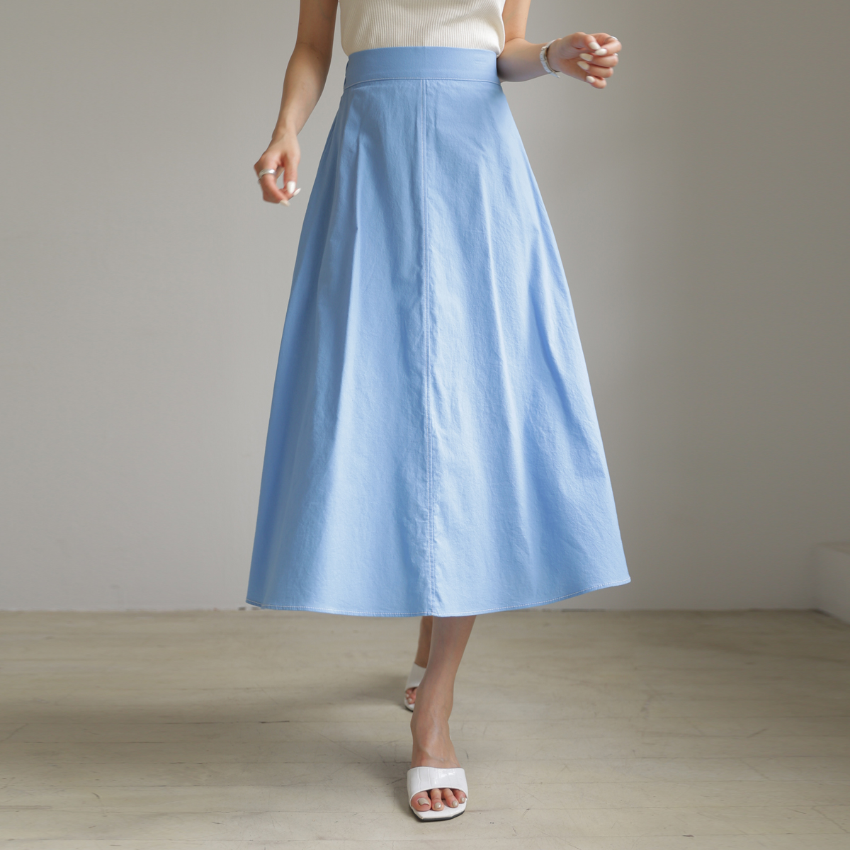 Vivid Stitch Linen Skirt