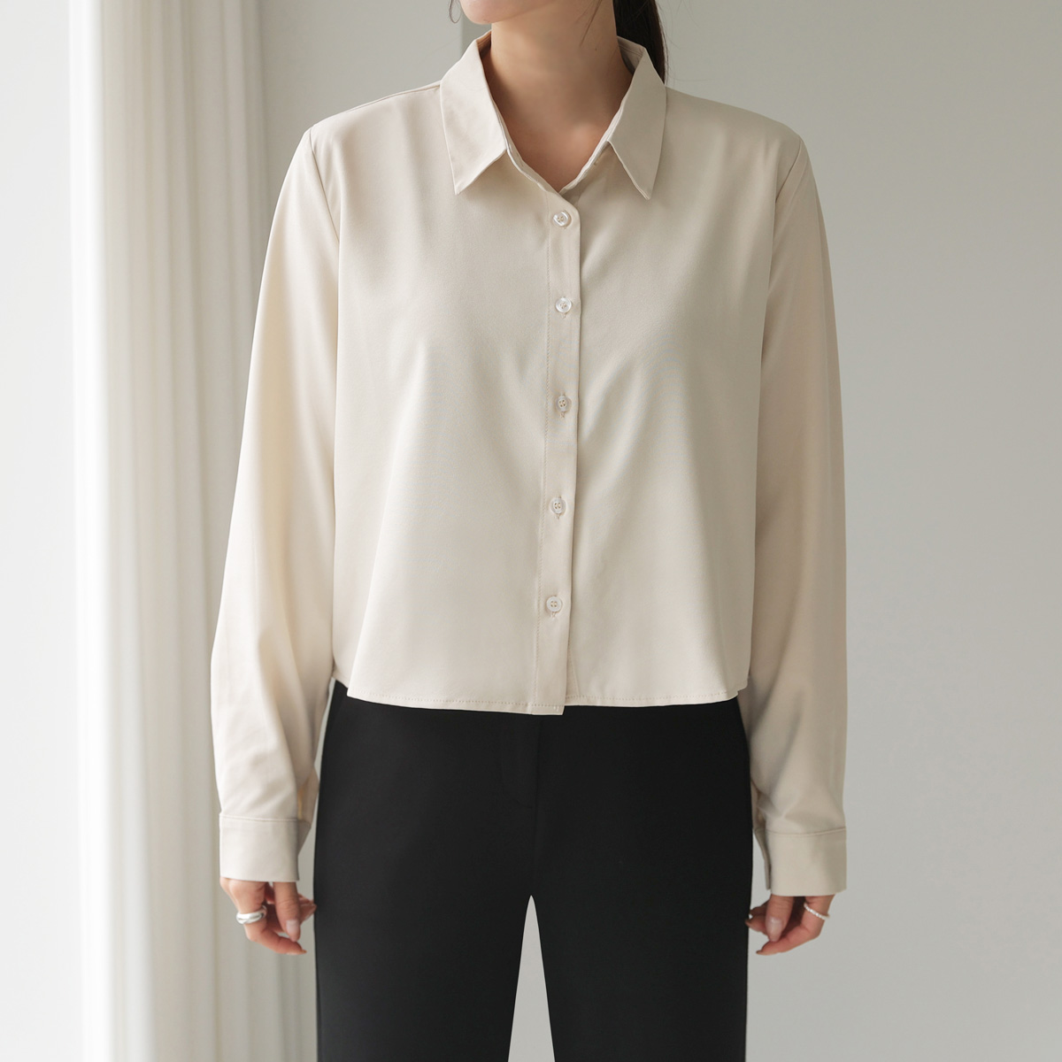 Wrinkle-free silky crop shirt (2 sizes)