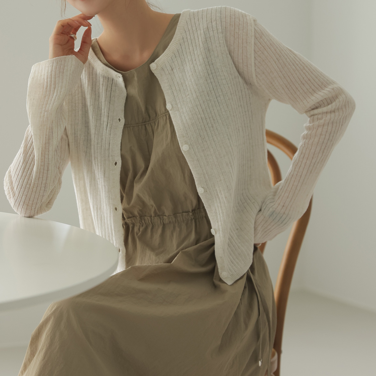 Linen knit to wear until the mid-season