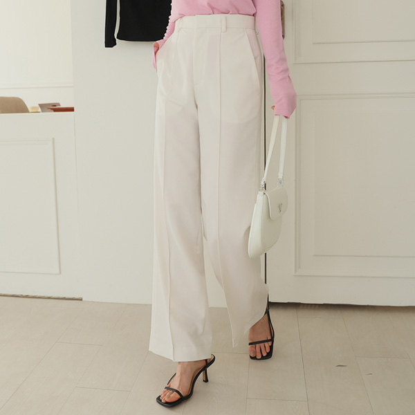 <font color="bb4b57"><b>Limited quantity SALE</b></font><br> Berry Pintuck Semi-Wide Slacks