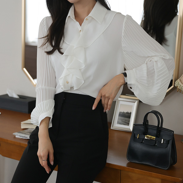 Björn Pleats Blouse