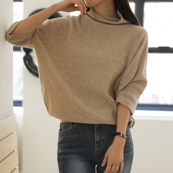 Loose turtleneck 3/4 sleeve knit