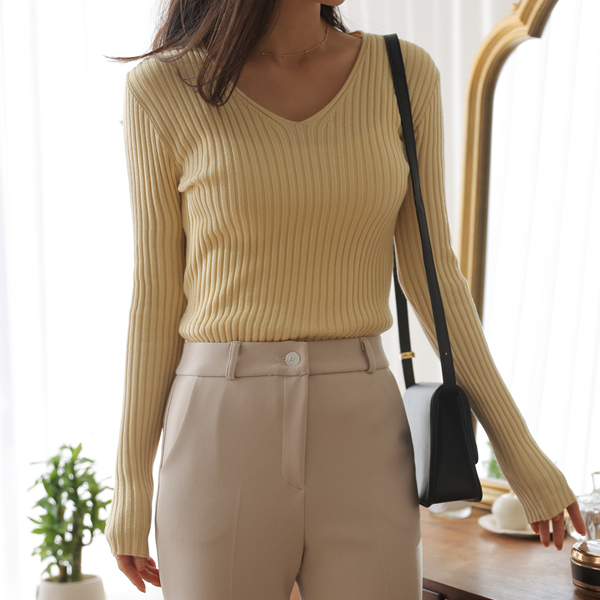 Laila V-neck rib knit