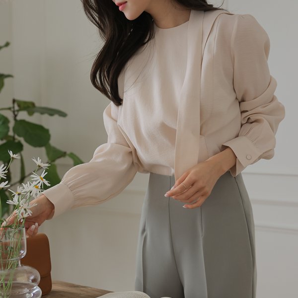 [primium] Hesis Unbalanced Tie Blouse