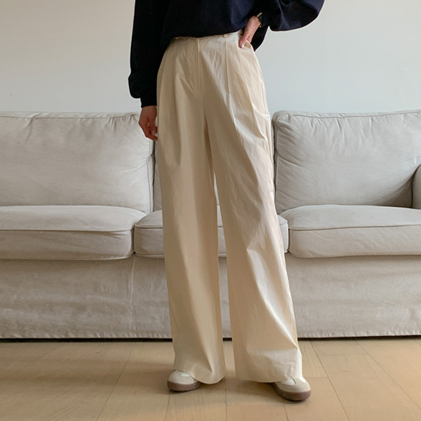 <font color="bb4b57"><b>Limited quantity SALE</b></font><br> [Model Collection] Among Us Vijo Cotton Wide Pants