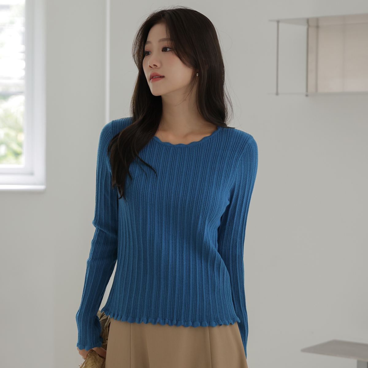 Feminine wave rib knit (50% viscose)