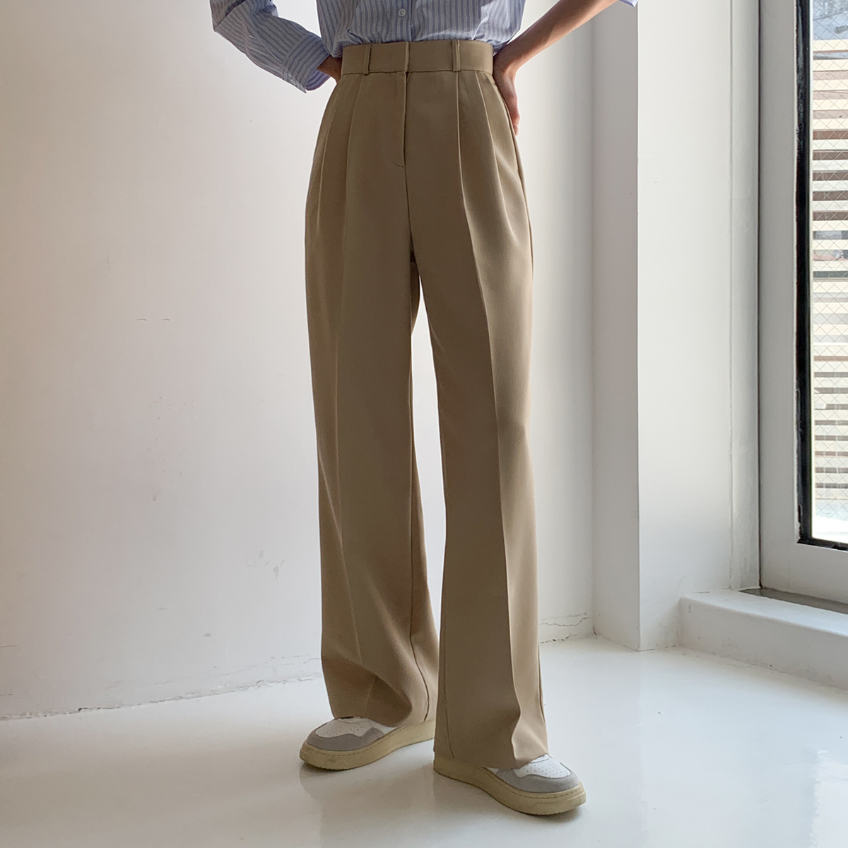 <font color="#810100"><b>[Made]</b></font> Reason Two Pin Tuck Wide Slacks (SL)