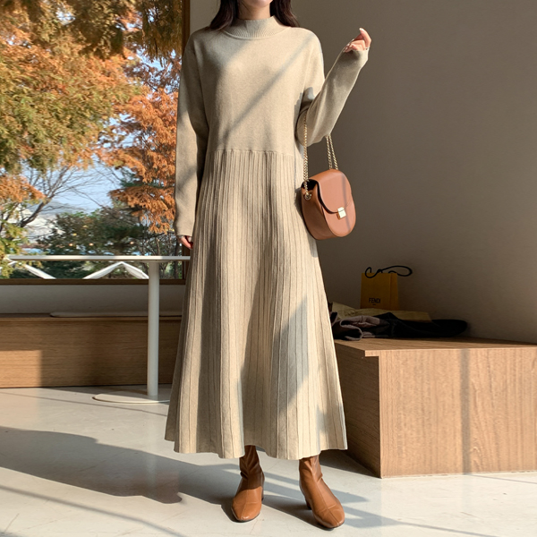 Flare Pleats Knit Dress