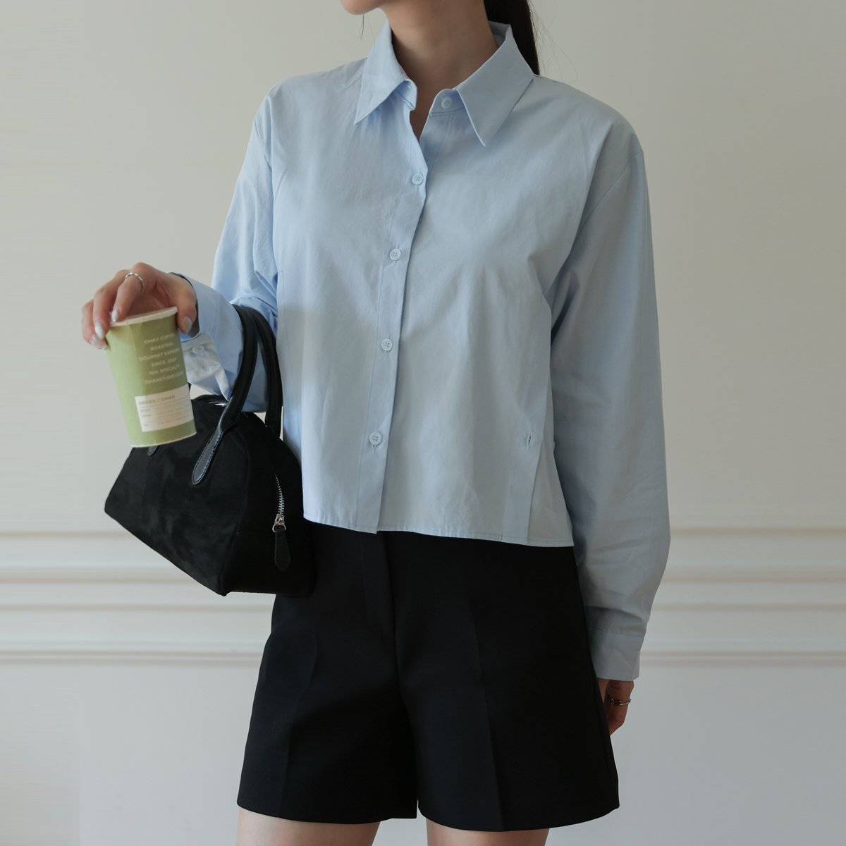 Line adjustment crop shirt