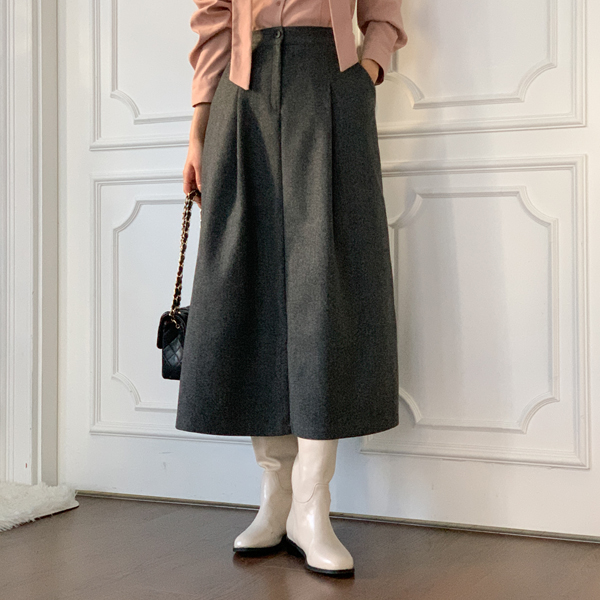 <font color="bb4b57"><b>Limited quantity SALE</b></font><br> Forest Soft Wool Pintuck Skirt