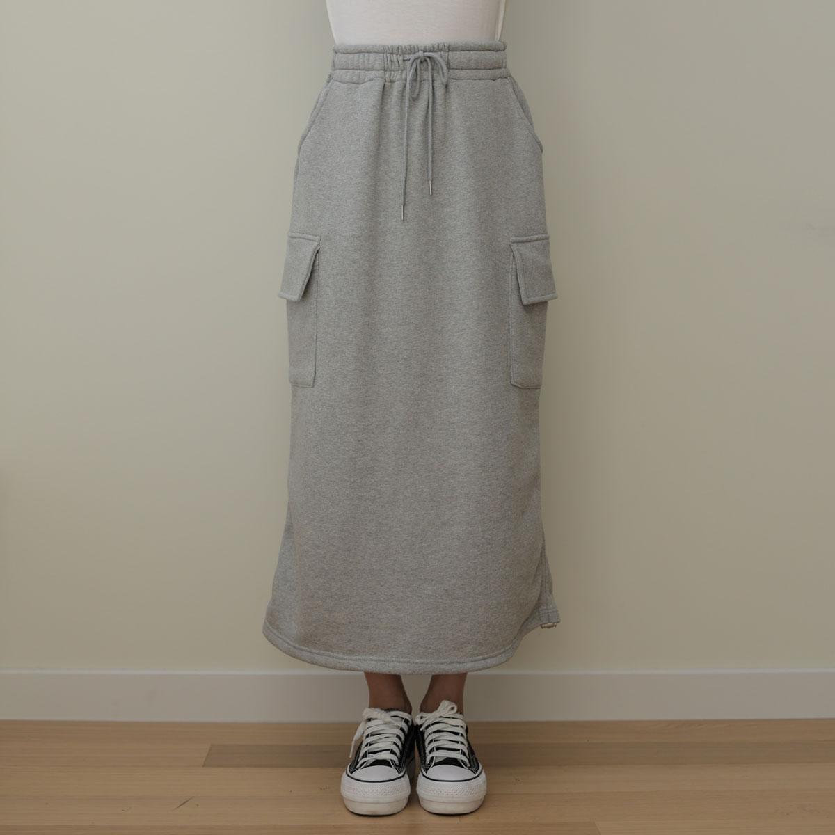 Tight two-way adjustable cargo skirt