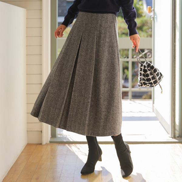 Aki Herringbone Pintuck Skirt (Wool 50%)