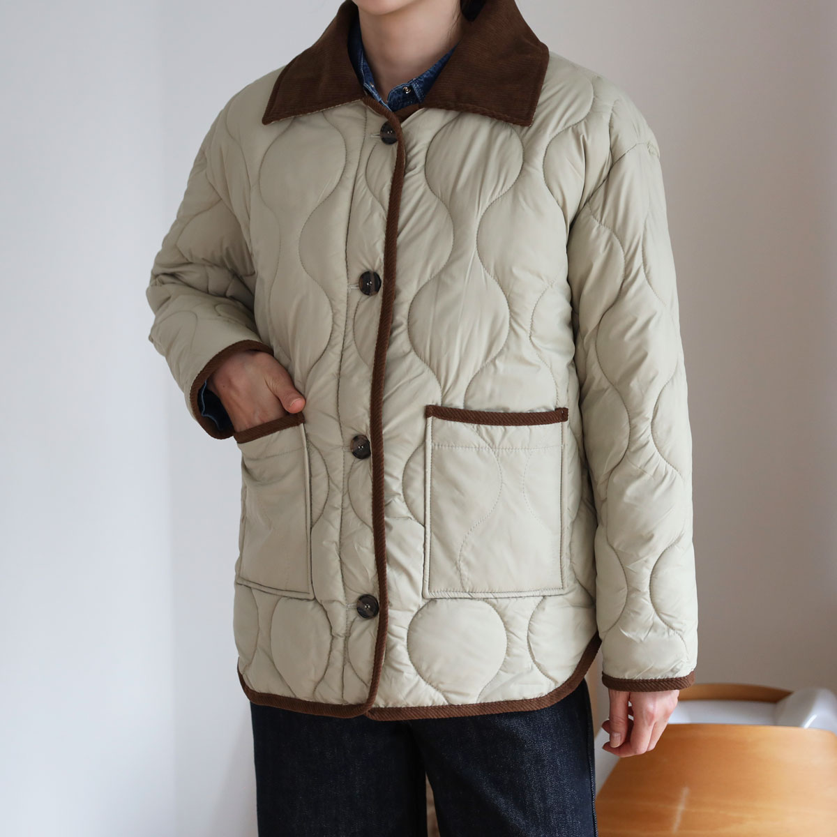 Golden collar quilted padded jacket