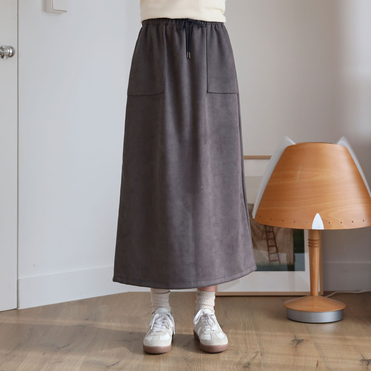 Malang Suede Pocket Banding Skirt