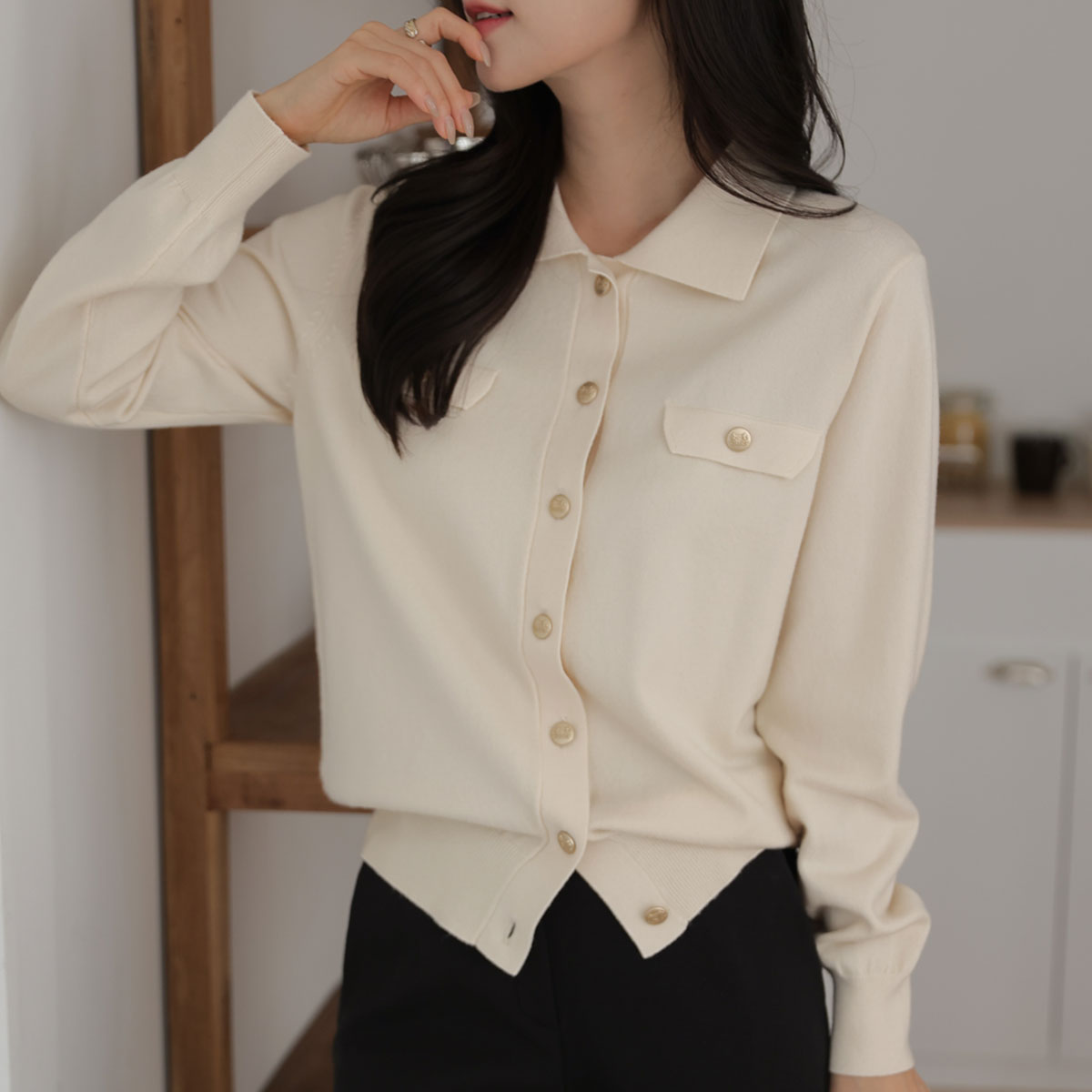 Viscose gold button collar knit