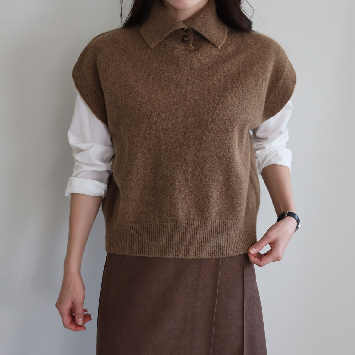 Bene Button Collar Knit Vest