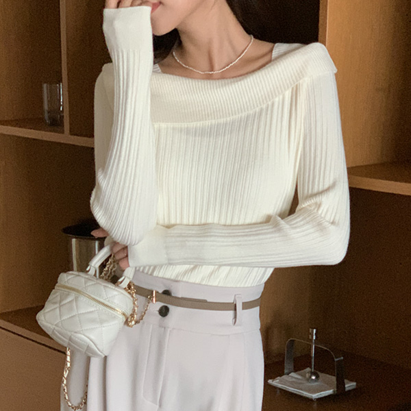 <font color="bb4b57"><b>Limited quantity SALE</b></font><br> Dinner Semi Off Shoulder Knit