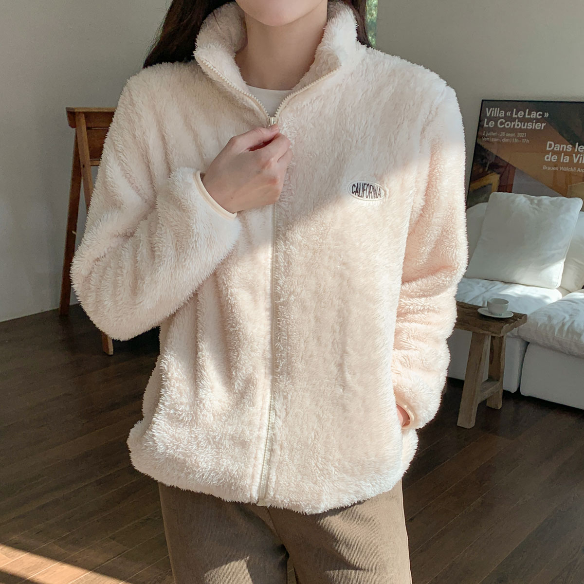 Cozy embroidered fleece jumper