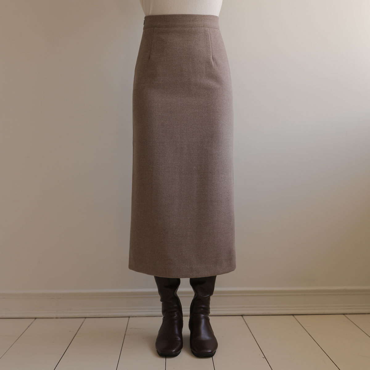 Wool silhouette wool H-line skirt