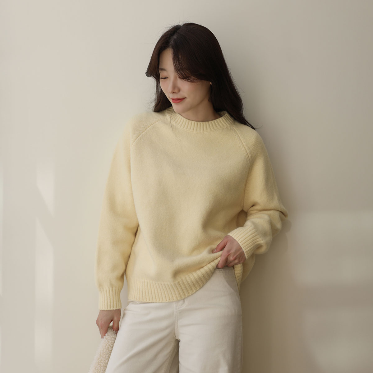 Vivid point round knit