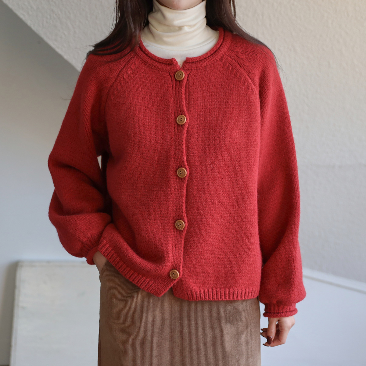 <font color="bb4b57"><b>[Limited-time discount]</b></font> Dol-Dol-I Color Button Knit