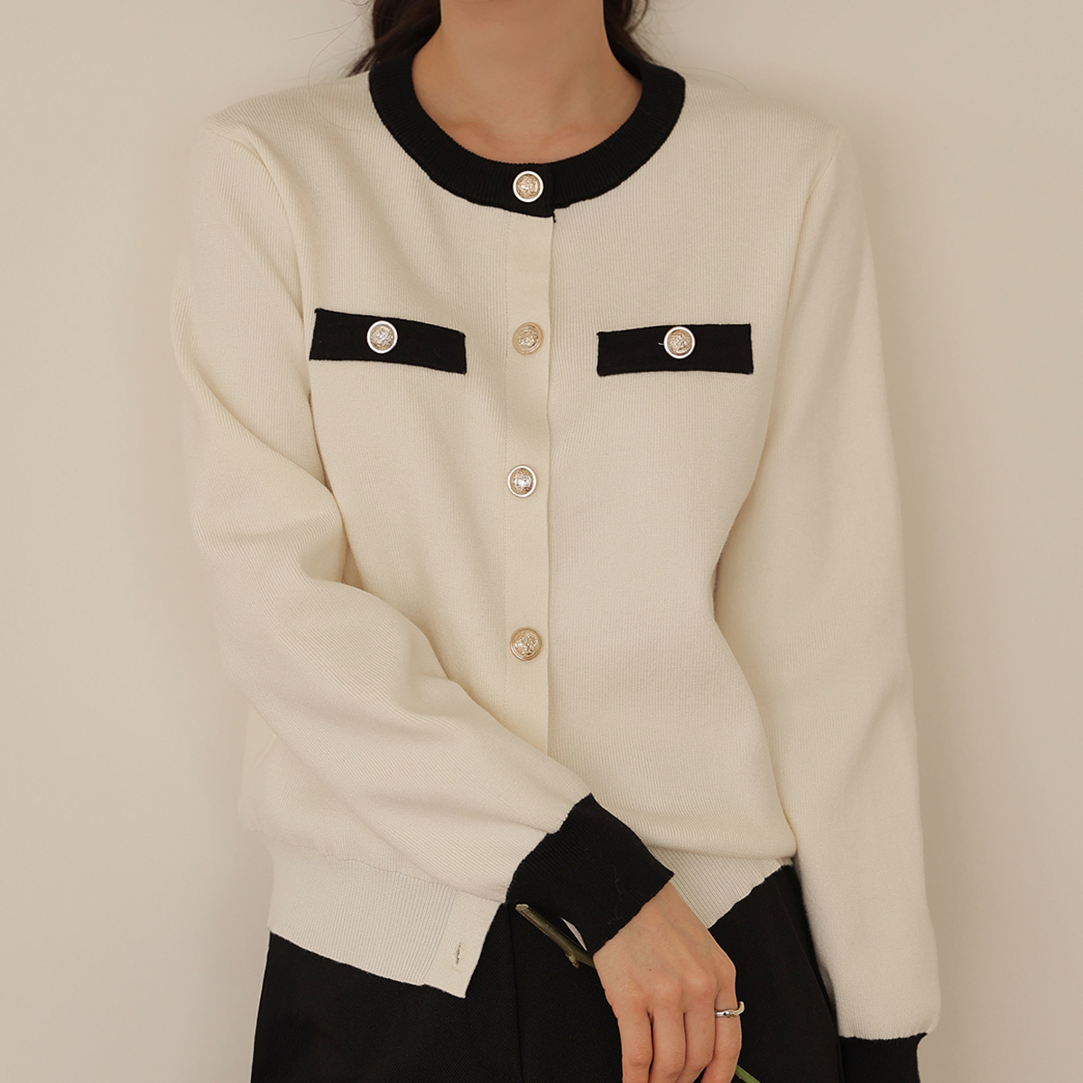 Rose color button knit